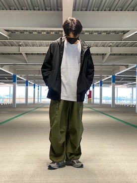 「アイテム（マスク、ブラック系）」を使った、Asai.Hirotoさん（メンズ・177cm）の秋コーディネート