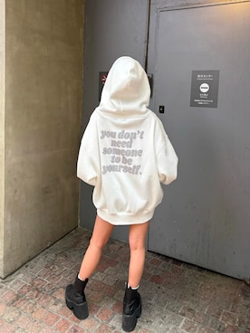 「ENVYM（アンビー）のアイテム」を使った、envym_officialさん（レディース・165cm）の冬コーディネート