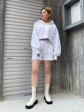 「アイテム（パーカー、ホワイト系）」を使った、envym_officialさん（レディース・160cm）の春コーディネート