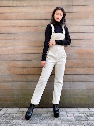 ENVYM（アンビー）の「レザーライクサロペット（つなぎ