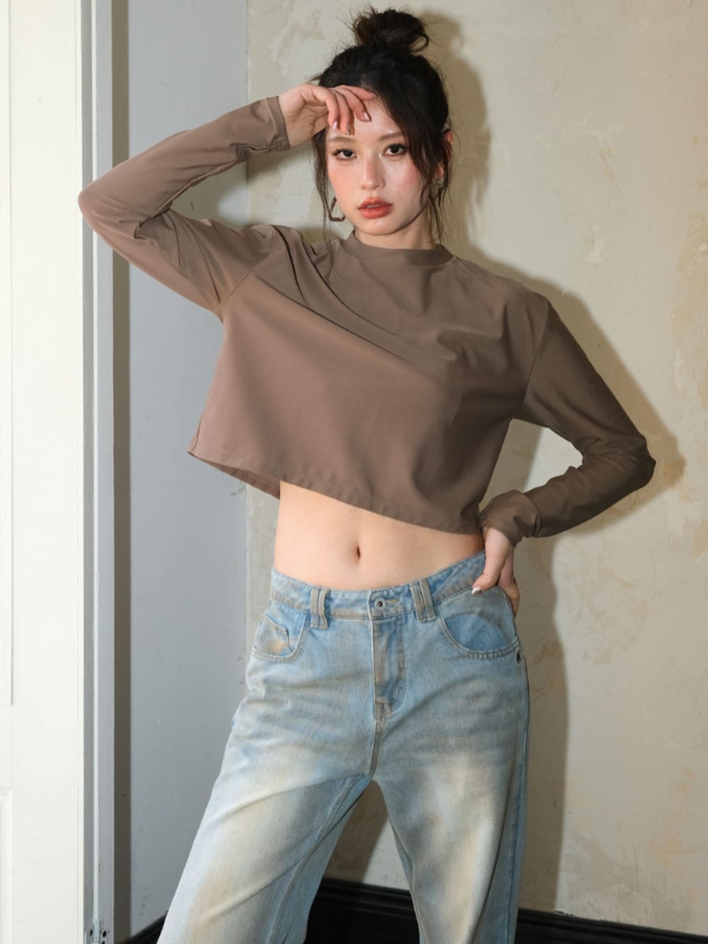 「デニム、初夏コーデ、シンプルスタイル、カジュアルスタイル、夏ファッション、レイヤードコーデ、大人コーデ、ラクチンコーデ、大人可愛い、カジュアルガーリー、大人かわいい、ブラウン、きれいめカジュアル、スポーツミックス、OSYAREVO」｜「OSYAREVOの【公式】インスタグラム（その他、その他）」を使った、OSYAREVOさん（レディース・167cm）の春コーディネートの1枚目の写真