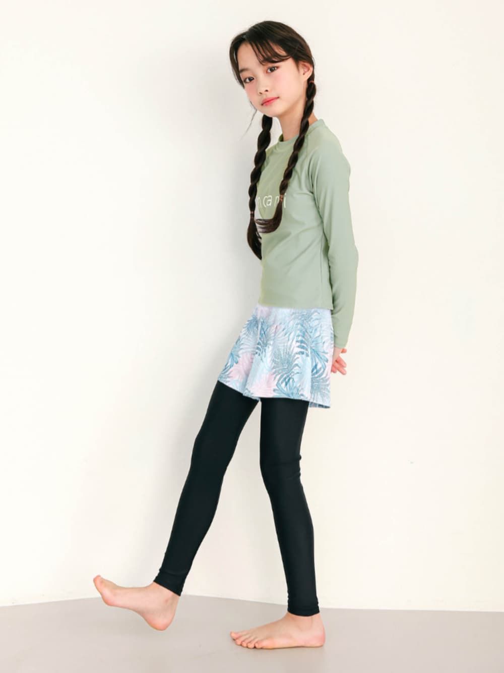 「OSYAREVO、水着、水着コーデ、キッズコーデ、キッズファッション、キッズ、女の子、女の子コーデ、夏コーデ、夏、夏コーデ、夏服、リラックス、リラックススタイル、プチプラ」｜「OSYAREVOの【公式】インスタグラム（その他、その他）」を使った、OSYAREVOさん（キッズ・139cm）の夏コーディネートの1枚目の写真