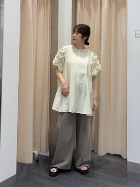 「KBF（ケイビーエフ）のシャーリングスリーブミニワンピース（ワンピース、ホワイト系）」を使った、maikoさん（レディース・159cm）の春コーディネート
