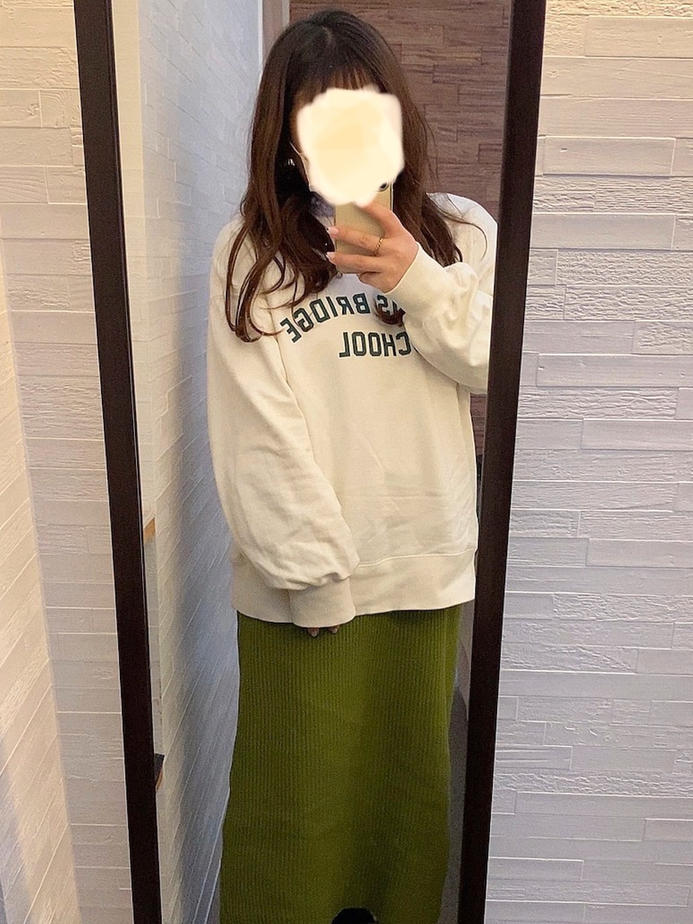 「低身長、低身長コーデ、ぽっちゃり、スカート、スウェット、グリーン、春コーデ、LOWRYS FARM、w closet、おしゃれさんと繋がりたい」｜「w closetのアイテム（ジャージ、ホワイト系）」を使った、さっちゃんさん（レディース・149cm）の春コーディネートの1枚目の写真