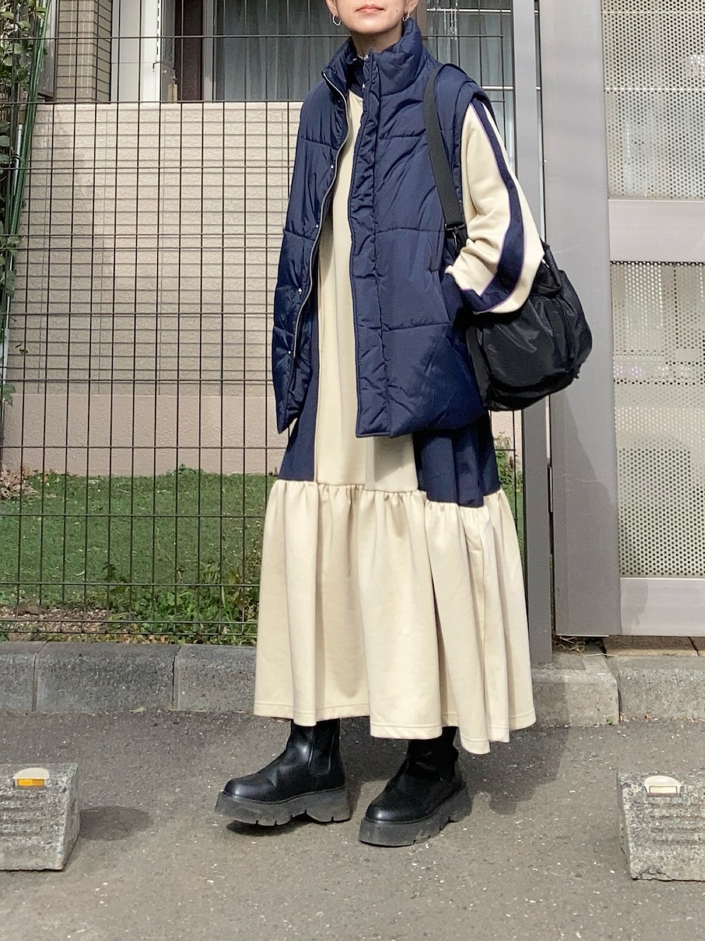 ダウンベスト（ブルー系）を使った「ハーフジップ」の人気