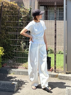 「SENSE OF PLACE by URBAN RESEARCH（センスオブプレイスバイアーバンリサーチ）のフリルドレープトップ（Tシャツ/カットソー、ホワイト系）」を使った、ＫＲさん（レディース・159cm）の春コーディネート