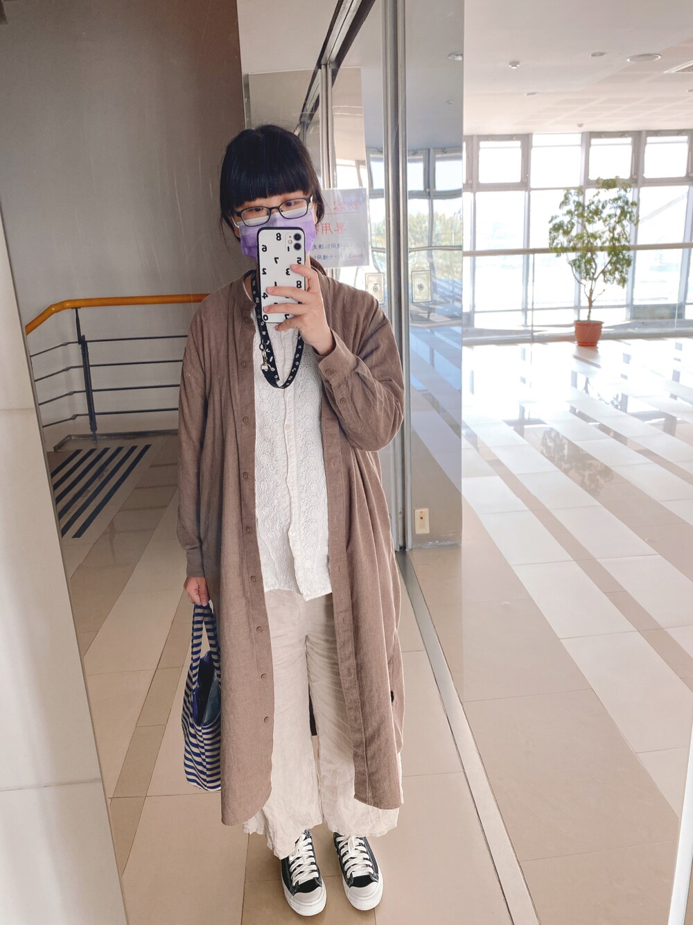 「南科、孕婦穿搭、懷孕穿搭」｜「蝦皮Chi的店のアイテム（スマホケース/カバー、ホワイト系）」を使った、Chiさん（レディース・160cm）の冬コーディネートの1枚目の写真
