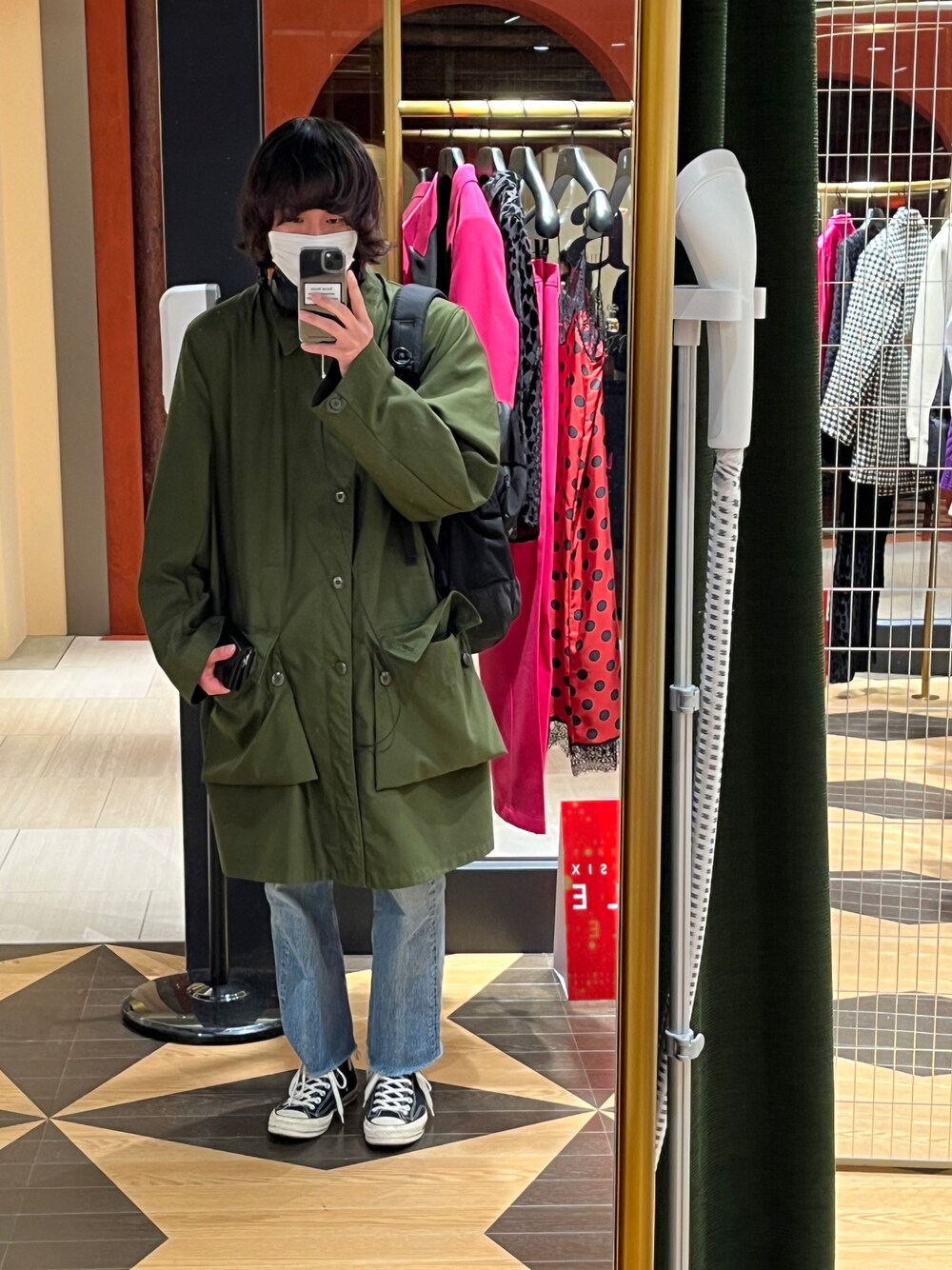 「amiparis、urban sophistication、ARC'TERYX、M59、スウェーデン軍、Maison Margiela、Levi's、ct70、秋冬コーデ」｜「m59のアイテム（ミリタリージャケット、グリーン系）」を使った、takahiroさん（メンズ・177cm）の冬コーディネートの1枚目の写真