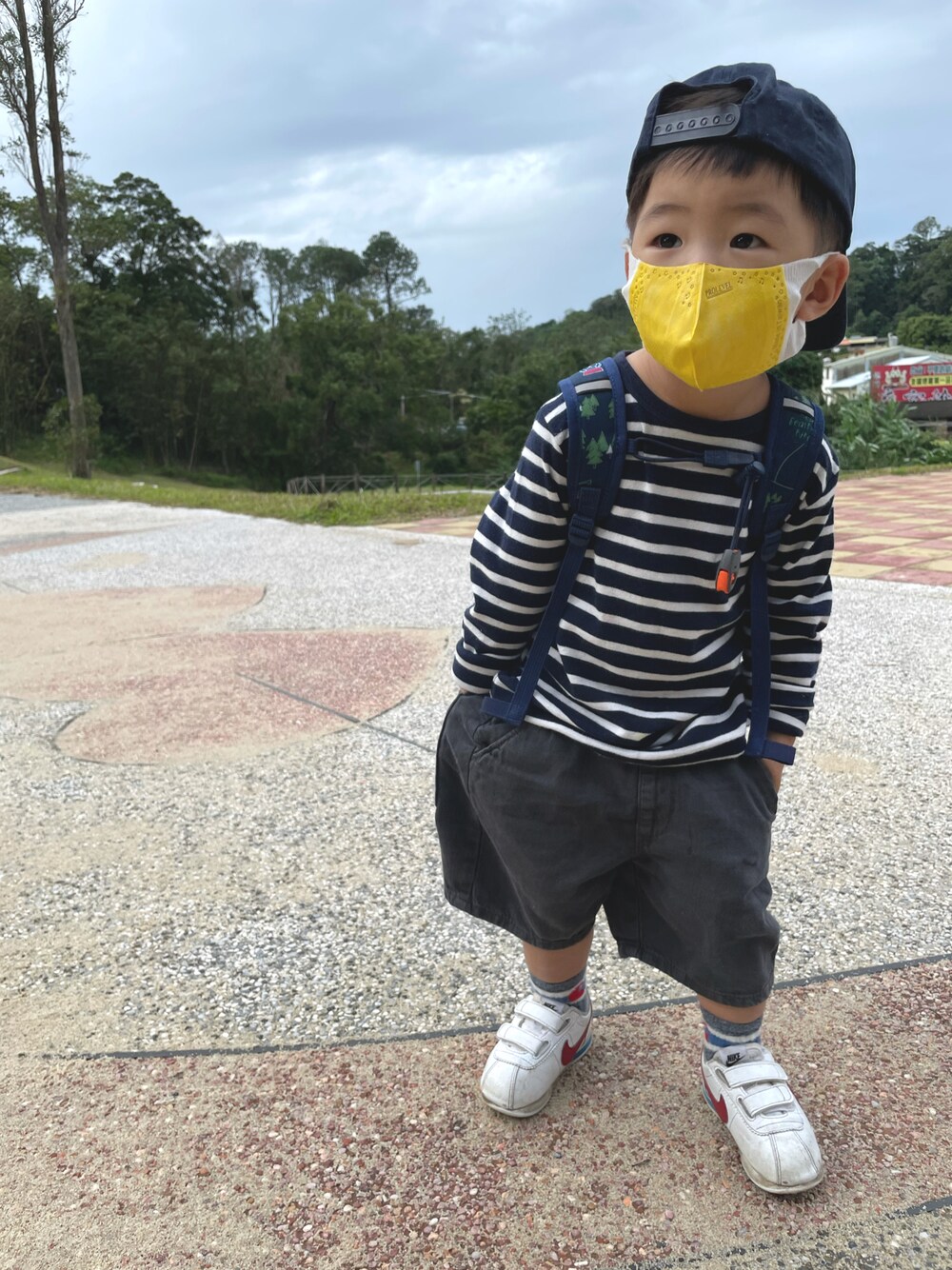 「ootd、autumn、Taiwan、kids、kidsfashion」｜「MUJI Laboのアイテム（Tシャツ/カットソー、ブルー系）」を使った、J.Z & Momさん（キッズ・90cm）の秋コーディネートの1枚目の写真