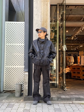 「KIKO KOSTADINOV（キコ コスタディノフ）のアイテム（パンツ）」を使った、森本さん（メンズ・160cm）の春コーディネート