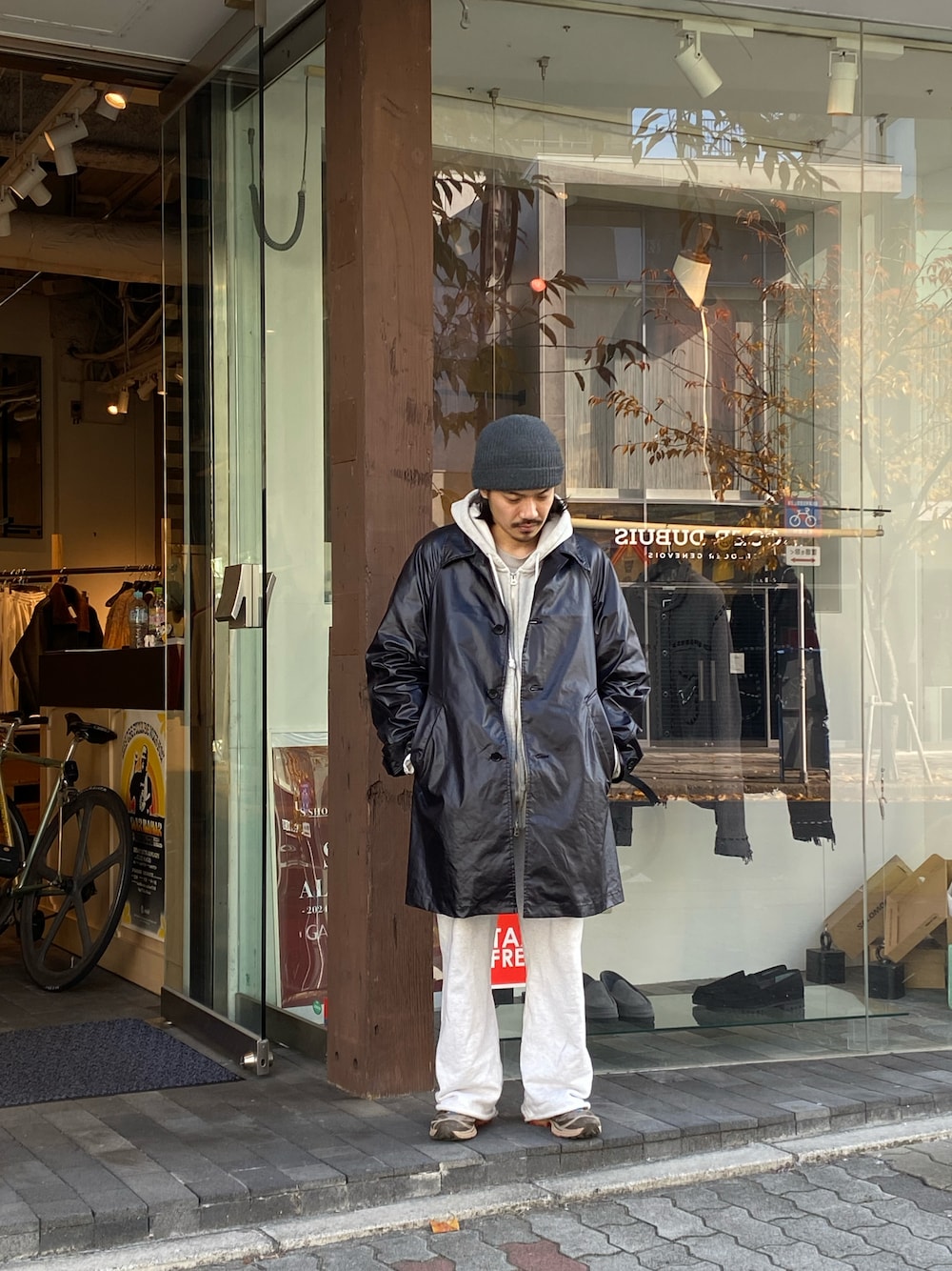 「ToironierのToironier/トワロニエ/Lame Socks/ラメソックス（ソックス/靴下、ブラック系）」を使った、森本さん（メンズ・160cm）の冬コーディネートの1枚目の写真