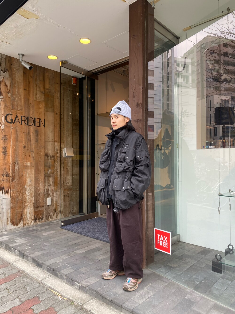 「yoke」｜「YOKEのアイテム（ジャケット/アウター、ブラック系）」を使った、森本さん（メンズ・160cm）の冬コーディネートの1枚目の写真