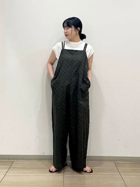 「夏ルックで気分アップ」｜「アイテム（サロペット/オーバーオール）」を使った、わたさん（レディース・156cm）の夏コーディネート
