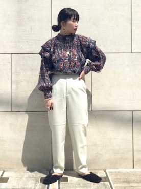 「KBF（ケイビーエフ）のフェイクファーサンダル（サンダル）」を使った、わたさん（レディース・156cm）の秋コーディネート