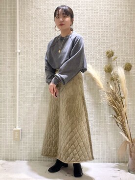 「ベロアスカート」｜「アイテム（スウェット）」を使った、わたさん（レディース・156cm）の冬コーディネート