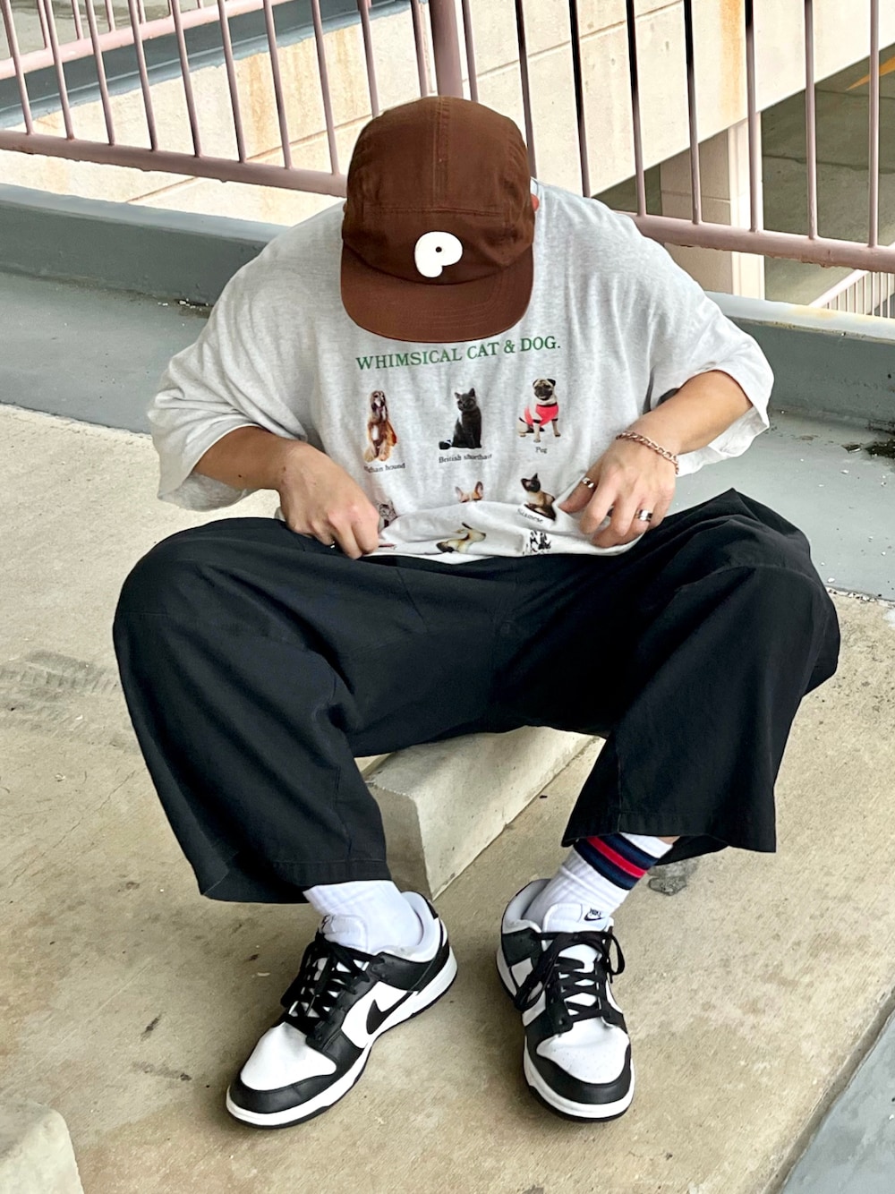 「ストリート、キャップ、プリントT、ワイドパンツ、NIKE、ダンク、低身長」｜「PerushuのアニマルフォトプリントTシャツ（Tシャツ/カットソー、グレー系）」を使った、ＴａＫｕ🥑さん（メンズ・164cm）の夏コーディネートの1枚目の写真