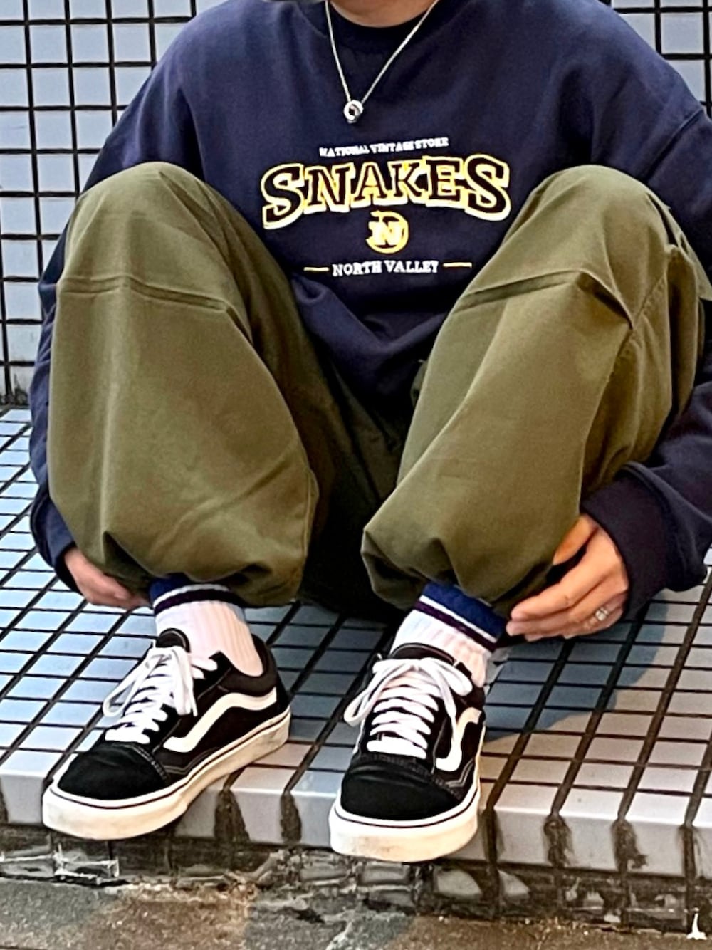 「ストリート、低身長」｜「fuv.のfuv - "SNAKES" 刺繍ロゴスウェット　made in INTER FACTORY（スウェット、ブルー系）」を使った、ＴａＫｕ🥑さん（メンズ・164cm）の秋コーディネートの1枚目の写真