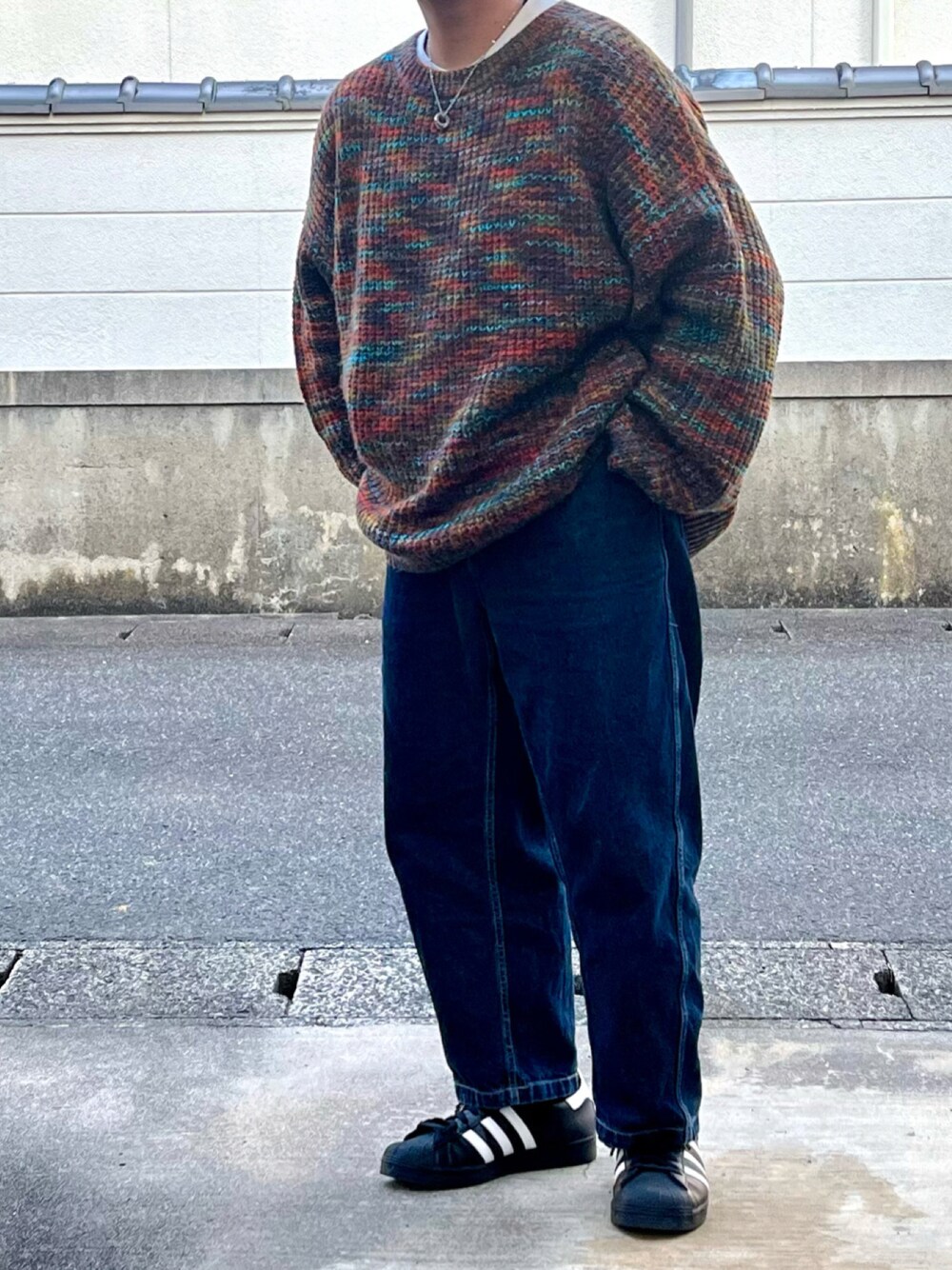 「春服みてみて、低身長、ニット、デニム、adidas」｜「GUのアイテム（デニムパンツ、ブルー系）」を使った、ＴａＫｕ🥑さん（メンズ・164cm）の春コーディネートの1枚目の写真
