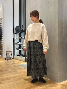 「アイテム（その他トップス、ベージュ系）」を使った、chikaさん（レディース・163cm）の秋コーディネート