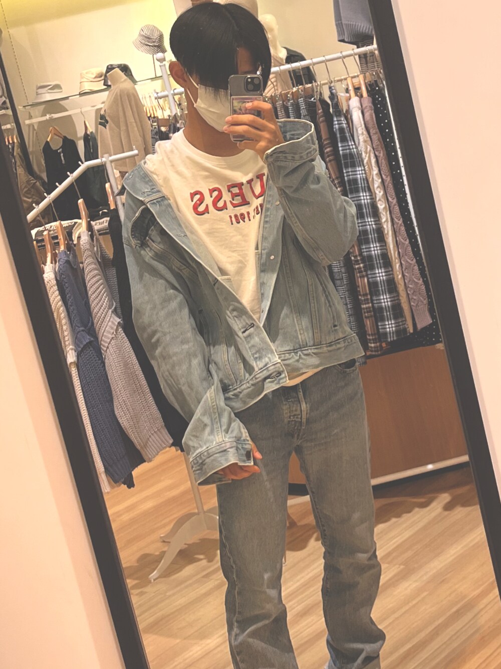 「ジーンズコーデ、今日のコーデ、いいね、save、フォローお願いします🤑」｜「Levi'sのCONTEMPORARY TYPE II トラッカージャケット SEEN THE LIGHT TRUCKER（デニムジャケット、ブルー系）」を使った、nimuさん（メンズ・170cm）の秋コーディネートの1枚目の写真