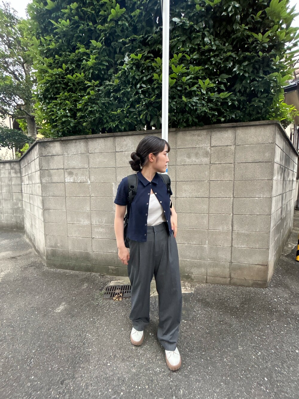 「夏、今日のコーデ、夏コーデ、パンツスタイル、低身長コーデ」｜「UNIQLOのアイテム（パンツ、ブラウン系）」を使った、N♡さん（レディース・160cm）の夏コーディネートの1枚目の写真
