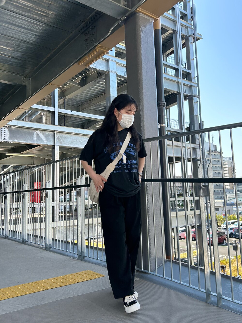 「ootd、ラクチンコーデ、夏、夏コーデ、お出かけコーデ日記、ラフ、スニーカー、今日のコーデ、低身長女子、おしゃれさんと繋がりたい」｜「UNIQLOのアイテム（パンツ、ブラウン系）」を使った、N♡さん（レディース・158cm）の春コーディネートの1枚目の写真