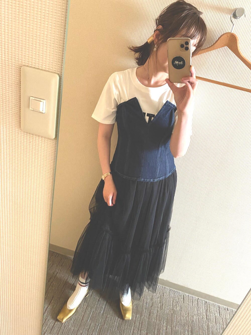 「オトナカジュアル、夏コーデ、お出かけコーデ、大人かわいい、おしゃれさんと繋がりたい、カジュアルコーデ、いいね、save、フォローお願いします🤑、チュールスカート、ビスチェ、アラフォー、スカート、オトナ女子、デニム、女子会」｜「ZARAのアイテム（ベスト、ブルー系）」を使った、Mickeyさん（レディース・154cm）の夏コーディネートの1枚目の写真