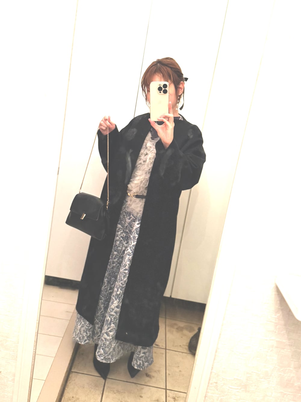 「いいね、save、フォローお願いします🤑、ワンピース、低身長コーデ、オトナ女子、アラフォー、ママコーデ、おでかけコーデ、ディナー、ベスト、レース、キレイめ、大人ガーリー、ZARA、ガーリーコーデ」｜「ZARAのアイテム（ブーツ、ブラック系）」を使った、Mickeyさん（レディース・154cm）の冬コーディネートの1枚目の写真