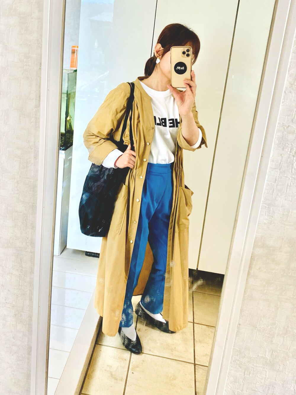 「大人女子、シンプル、トートバッグ、オトナカジュアル、シンプルスタイル、おしゃれさんと繋がりたい、大人コーデ、ママファッション、低身長、ロゴT、ジーユー、カラーパンツ、いいね、save、フォローお願いします🤑、ラクチンコーデ、パンツコーデ」｜「GUのアイテム（その他パンツ、ブルー系）」を使った、Mickeyさん（レディース・154cm）の春コーディネートの1枚目の写真
