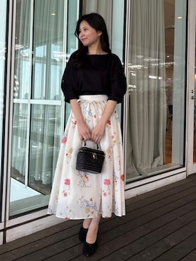 「couture brooch（クチュールブローチ）の【接触冷感・UVカット】60シルケット エンブロドルマントップス（Tシャツ/カットソー、ブラック系）」を使った、AOIさん（レディース・157cm）の春コーディネート
