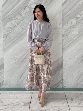 「couture brooch（クチュールブローチ）の【2WAY・ハレの日・通勤】エンブロレースブラウス（シャツ/ブラウス、グレー系）」を使った、AOIさん（レディース・157cm）の春コーディネート