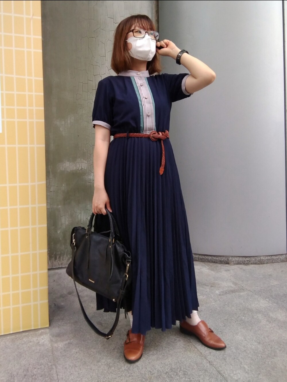 「仕事コーデ、洋裝、ワンピース、紺、RedyAzel、REBECCA MINKOFF、きれいめコーディネート、低身長コーデ、メガネ女子、骨格ストレート」｜「REDYAZELのアイテム（ワンピース/ドレス、ブルー系）」を使った、みあめさん（レディース・154cm）の夏コーディネートの1枚目の写真