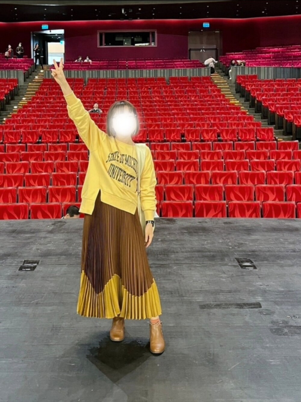 「ootd、CIAOPANIC TYPY、LOWRYS FARM、UNIQLO、イエロー、ブラウン、Maillard style、低身長コーデ、骨格ストレート、休日スタイル」｜「CIAOPANIC TYPYのスウェットカットソー（スウェット、イエロー系）」を使った、みあめさん（レディース・154cm）の冬コーディネートの1枚目の写真