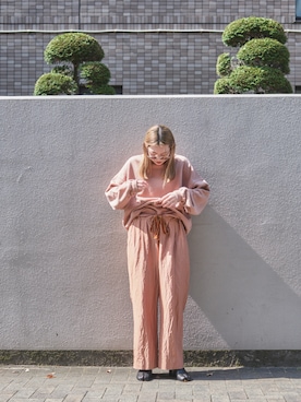 「アイテム（パンツ、レッド系）」を使った、tomoさん（レディース・158cm）の春コーディネート