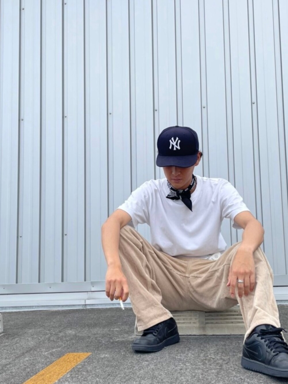 「シンプルコーデ、ジョーダン、コーデュロイ、ニューエラ、スカーフ」｜「NEW ERAのアイテム（キャップ、その他）」を使った、Ryuさん（メンズ・175cm）の夏コーディネートの1枚目の写真