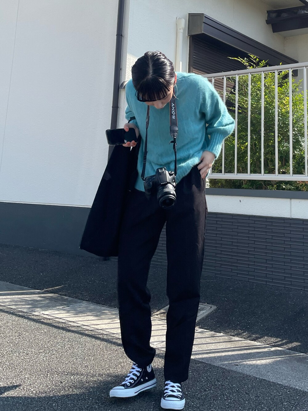 「カメラ女子、SONY、コンバース、converse、Maison Margiela、MM6、BEAMS、カラーニット、天狗高原、四国カルスト」｜「MM6 Maison MargielaのMM6 Maison Margiela メッシュハンドバッグ（ハンドバッグ、ブラック系）」を使った、miraさん（レディース・162cm）の秋コーディネートの1枚目の写真