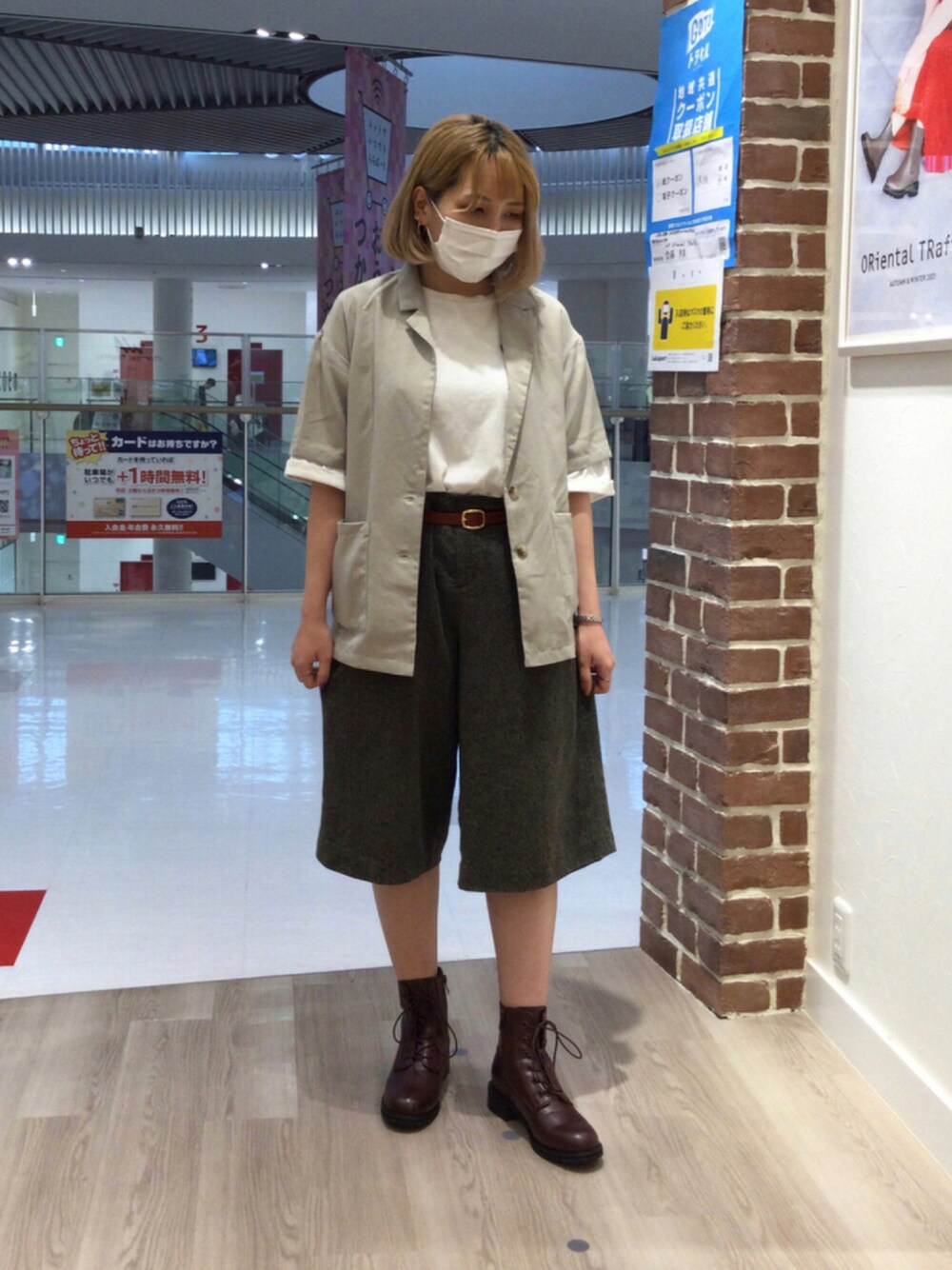 「11401、ORiental TRaffic(ORiental TRaffic)、秋のコーデ、ジャケット、秋トレンド2021、ハーフパンツ、レースアップブーツ、秋服準備はじめました、おしゃれさんと繋がりたい、パンツスタイル」｜「ORiental TRafficの■2021秋冬新作■レースアップブーツ/11401（ブーツ、レッド系）」を使った、WAららぽーとエキスポシティ店さん（レディース・160cm）の秋コーディネートの1枚目の写真