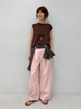 「FRAMeWORK（フレームワーク）の≪追加≫SLOUCHY LIGHT CHINO パンツ 2（チノパンツ、ピンク系）」を使った、Minamiさん（レディース・165cm）の夏コーディネート
