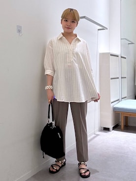 「GLOBAL WORK（グローバルワーク）のウツクシルエットDRYテーパードパンツ/636544（その他パンツ、ブラウン系）」を使った、みずほさん（レディース・154cm）の夏コーディネート