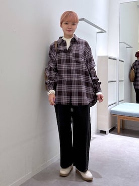「GLOBAL WORK（グローバルワーク）のアイテム（シャツ/ブラウス）」を使った、みずほさん（レディース・154cm）の秋コーディネート
