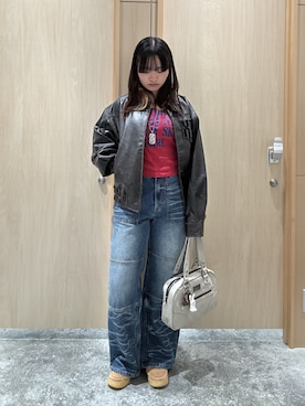「アイテム（キーホルダー）」を使った、しおりさん（レディース・160cm）の秋コーディネート
