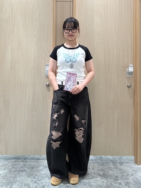 「X-girl（エックスガール）のDISTRESSED BAGGY DENIM PANTS（デニムパンツ、ブラック系）」を使った、しおりさん（レディース・160cm）の夏コーディネート