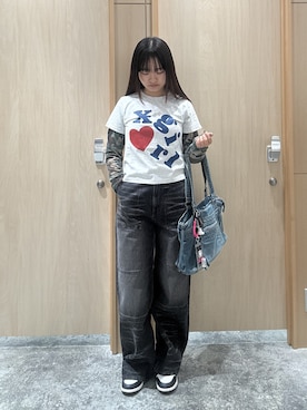 「アイテム（キーホルダー、ブラック系）」を使った、しおりさん（レディース・160cm）の秋コーディネート