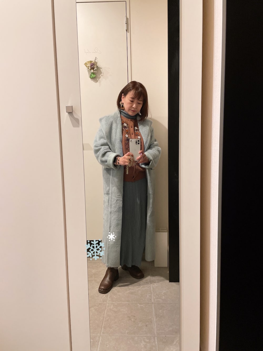 「新年会、新年会コーデ、ヴィーガンレストランへ、AMERI、Ameri VINTAGE(Ameri VINTAGE)、マーガレット・ハウエル(MARGARET HOWELL)、aina makana」｜「MARGARET HOWELLのアイテム（ブーツ、ブラウン系）」を使った、aina・makanaさん（レディース・152cm）の冬コーディネートの1枚目の写真
