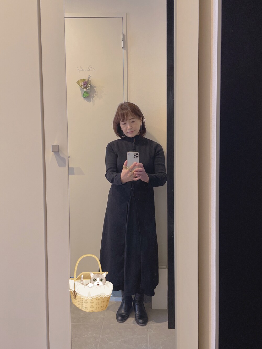 「ロングカーディガン、amerivintage、ワントーンコーデ、マーガレット・ハウエル(MARGARET HOWELL)」｜「MARGARET HOWELLのアイテム（ブーツ、ブラック系）」を使った、aina・makanaさん（レディース・152cm）の春コーディネートの1枚目の写真