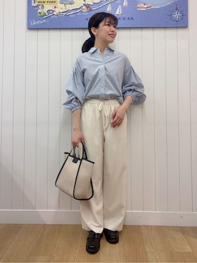 「Dessin（デッサン）の【洗える】バルーンスリーブバンドカラーシャツ（シャツ/ブラウス、ブルー系）」を使った、Mayaさん（レディース・159cm）の春コーディネート