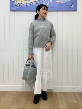 「Dessin（デッサン）の【洗える】ラグラン切り替えミニロゴカットソー（Tシャツ/カットソー、グレー系）」を使った、Mayaさん（レディース・159cm）の冬コーディネート