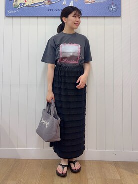 「Dessin（デッサン）のフリルジャージー Iラインスカート（スカート、ブラック系）」を使った、Mayaさん（レディース・159cm）の夏コーディネート