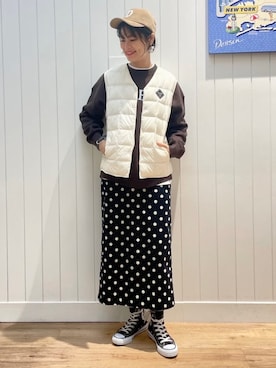 「アイテム（ダウンベスト、ホワイト系）」を使った、mikaさん（レディース・158cm）の秋コーディネート