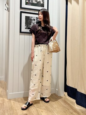 「Dessin（デッサン）の【UVカット/接触冷感】美光沢カットソー（Tシャツ/カットソー、ブラウン系）」を使った、mihoさん（レディース・161cm）の夏コーディネート